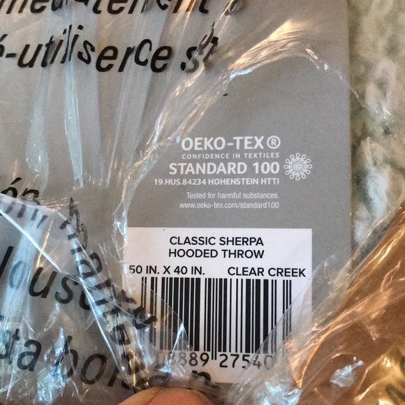 UGG classic Sherpa hooded throw for kids - Picture 11 of 11